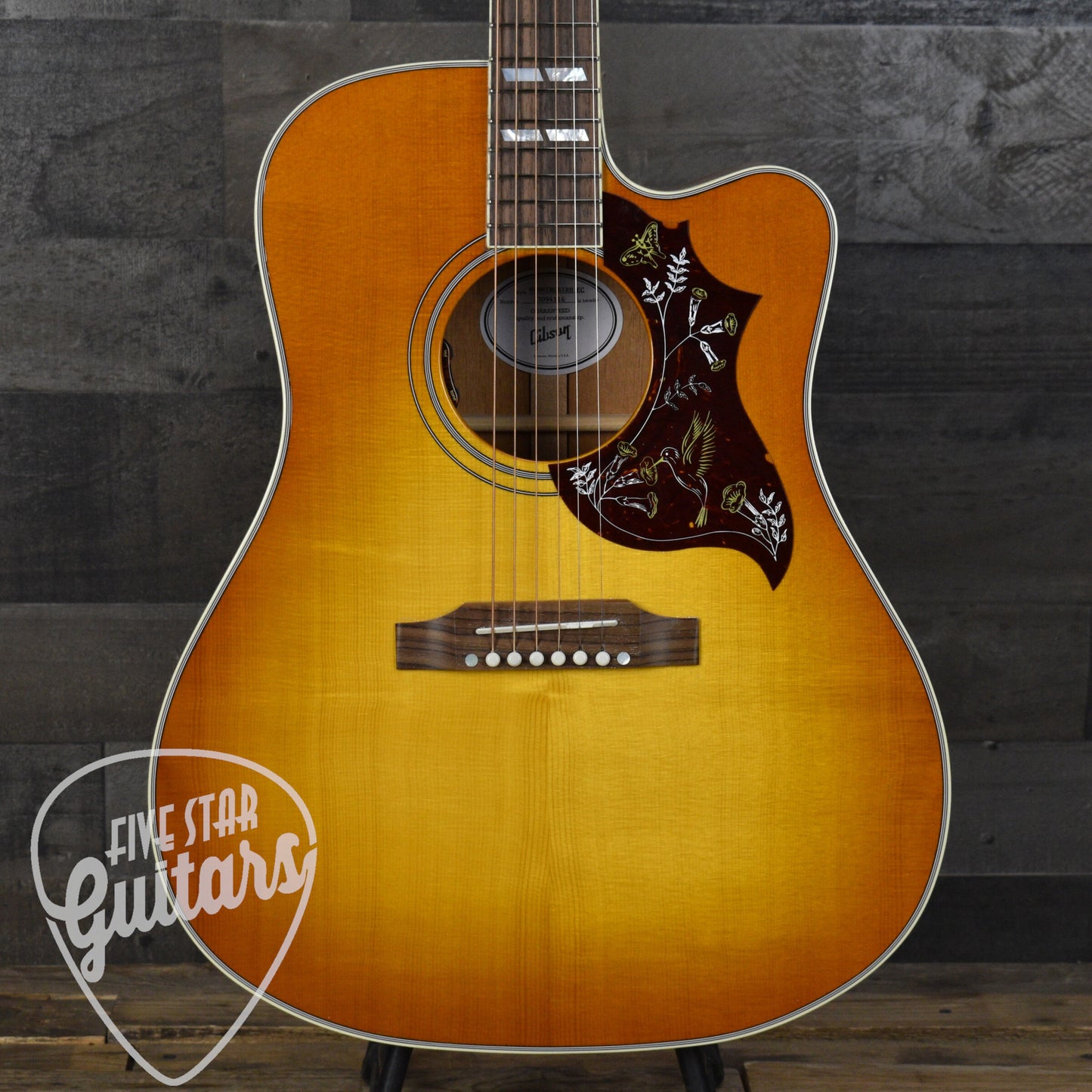 Certified Pre-Owned Gibson Hummingbird Standard EC - Heritage Cherry Sunburst with Hard Shell Case