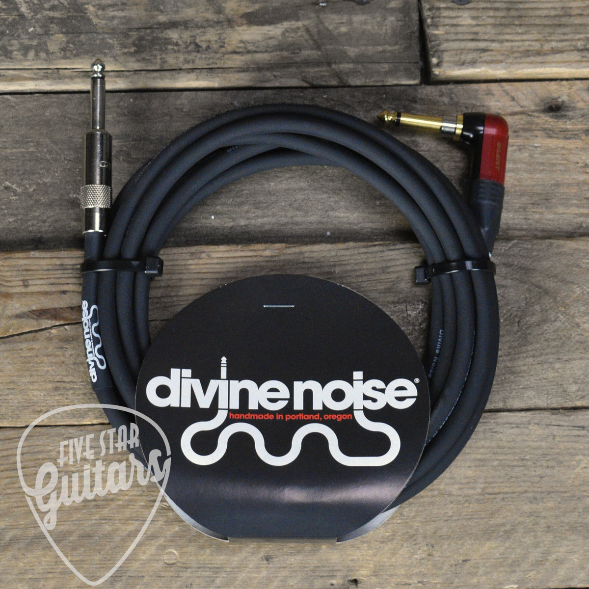 Divine Noise Right Angle Silent to Straight 15 Foot Instrument Cable - Black