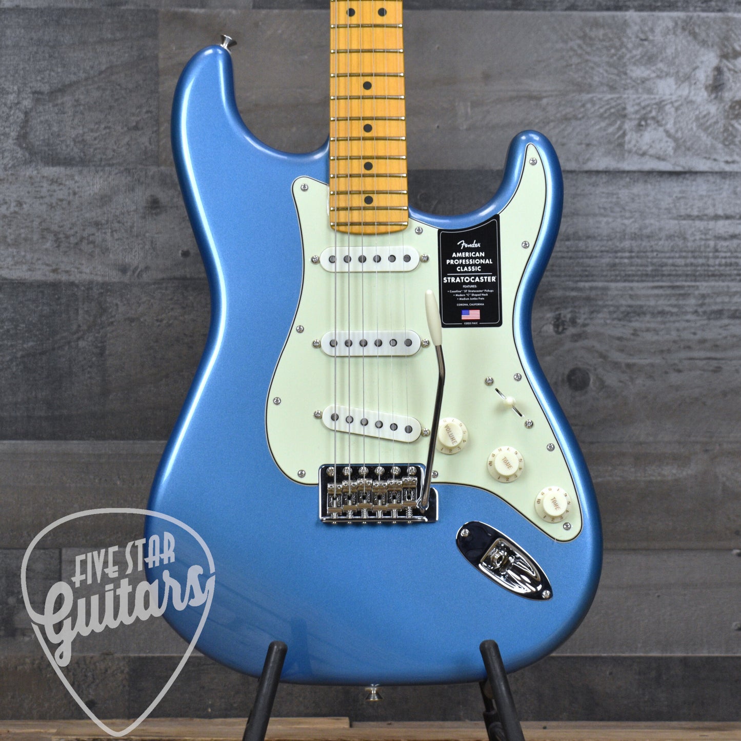 Fender American Professional Classic Stratocaster Maple Fingerboard - Faded Lake Placid Blue with Deluxe Gig Bag