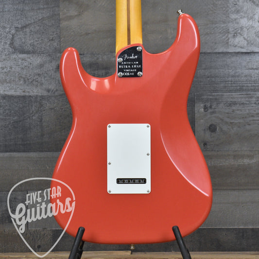 Fender American Ultra Luxe Vintage '60s Stratocaster HSS - Fiesta Red with Fender Deluxe Hardshell Case