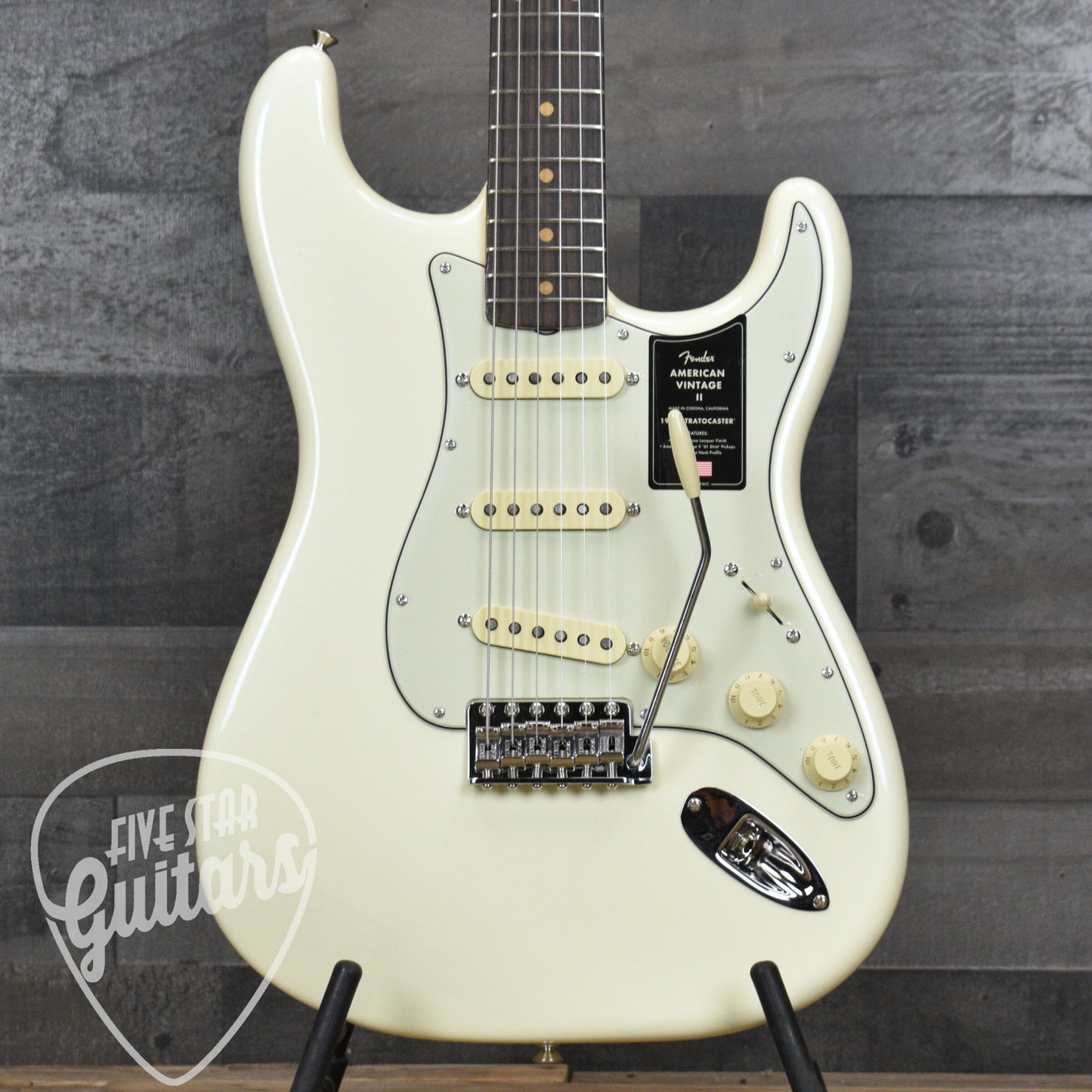 Fender American Vintage II 1961 Stratocaster Rosewood Fingerboard - Olympic White with Hard Shell Case