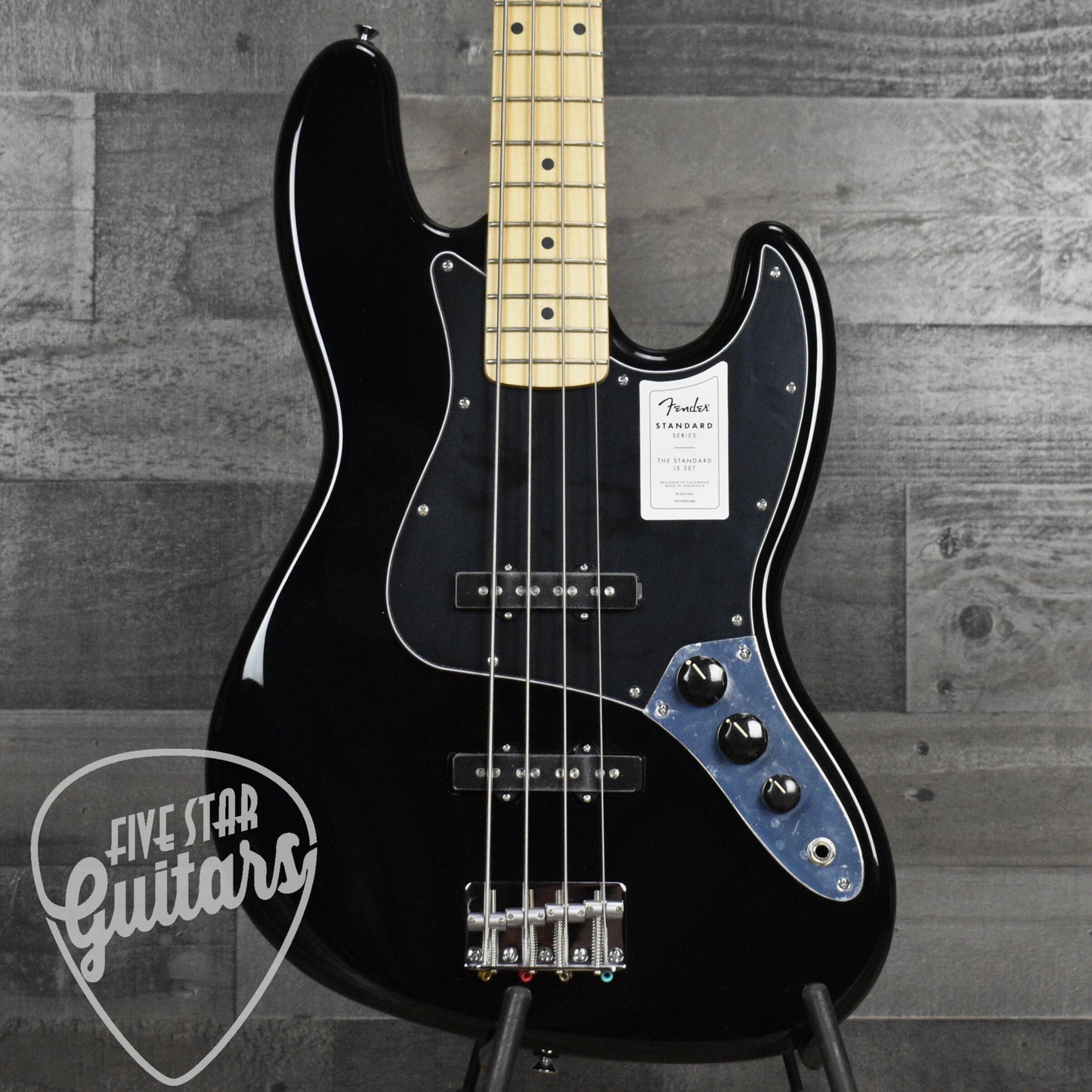 Fender Standard Jazz Bass Maple Fingerboard - Black
