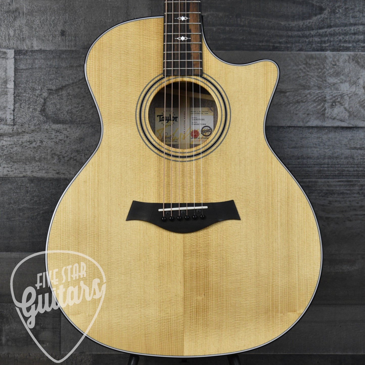 Five Star Select Taylor 314ce Torrefied Sitka Spruce Top/Walnut Back and Sides with Hardshell Case