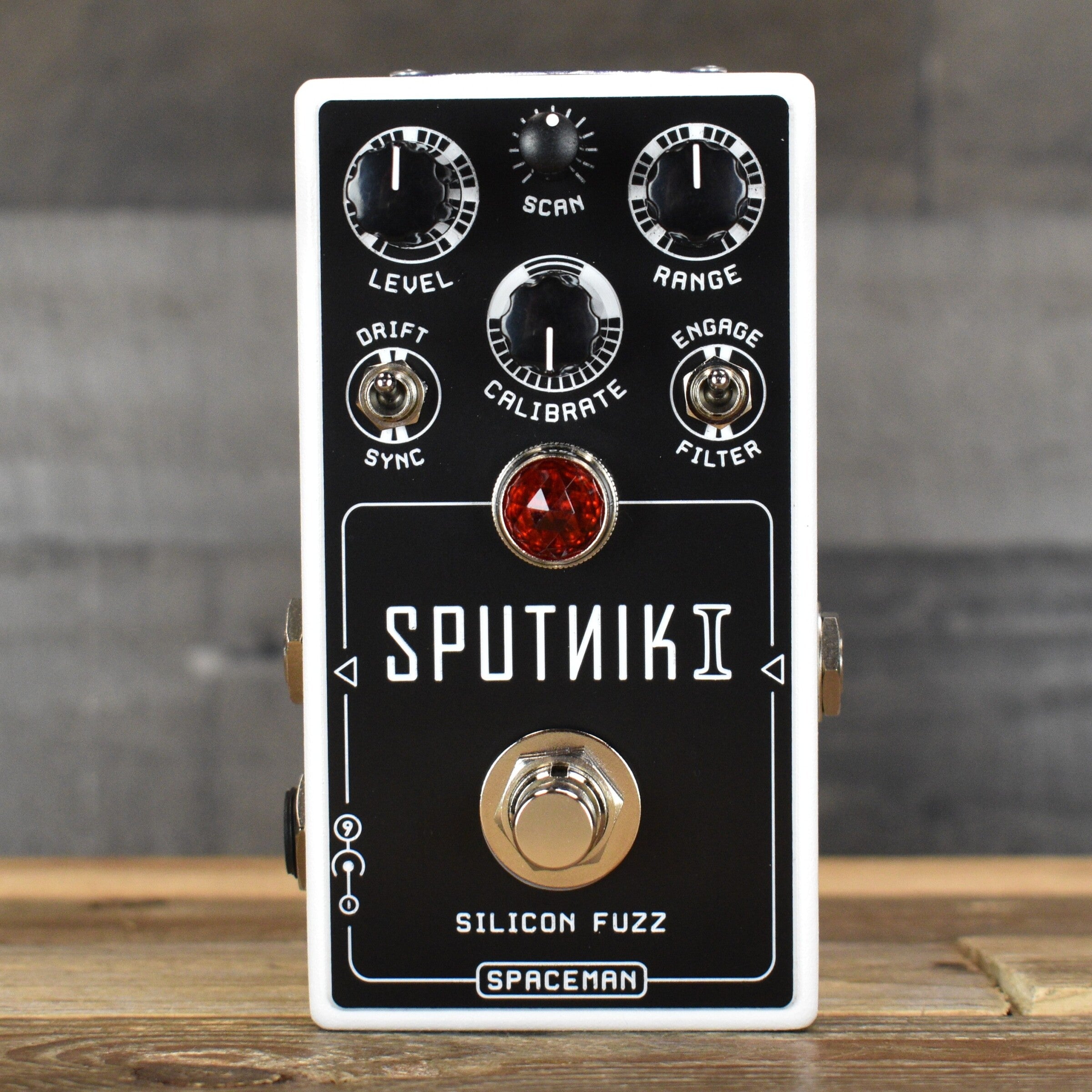 spaceman pedals Spaceman Effects Sputnik 1 Silicon Fuzz Pedal