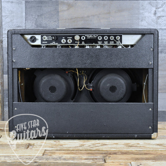 Pre-Owned 1965 Fender Vibrolux Reverb Model AA864 with Flightcase - LOCAL PICKUP ONLY