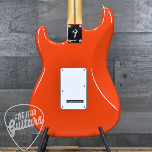 Pre-Owned Fender Player II Stratocaster HSS - Coral Red