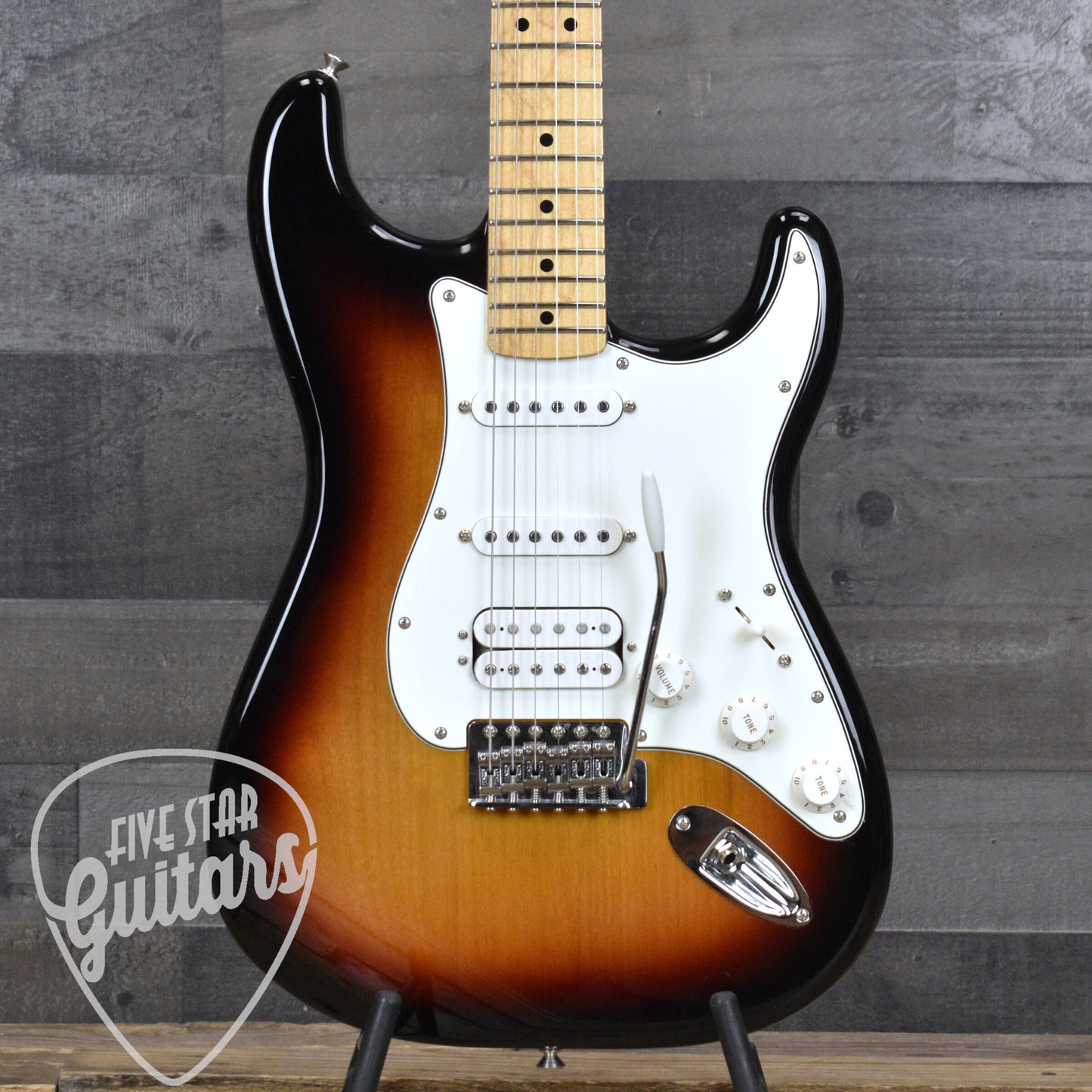 Pre-Owned Fender Standard Stratocaster - Brown Sunburst