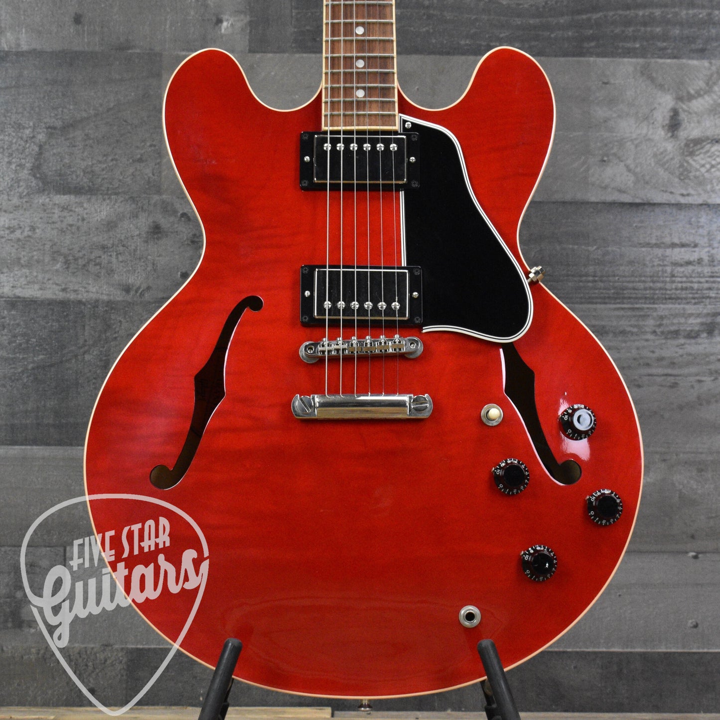 Pre-Owned Gibson Custom ES-335 - Cherry with Hard Shell Case