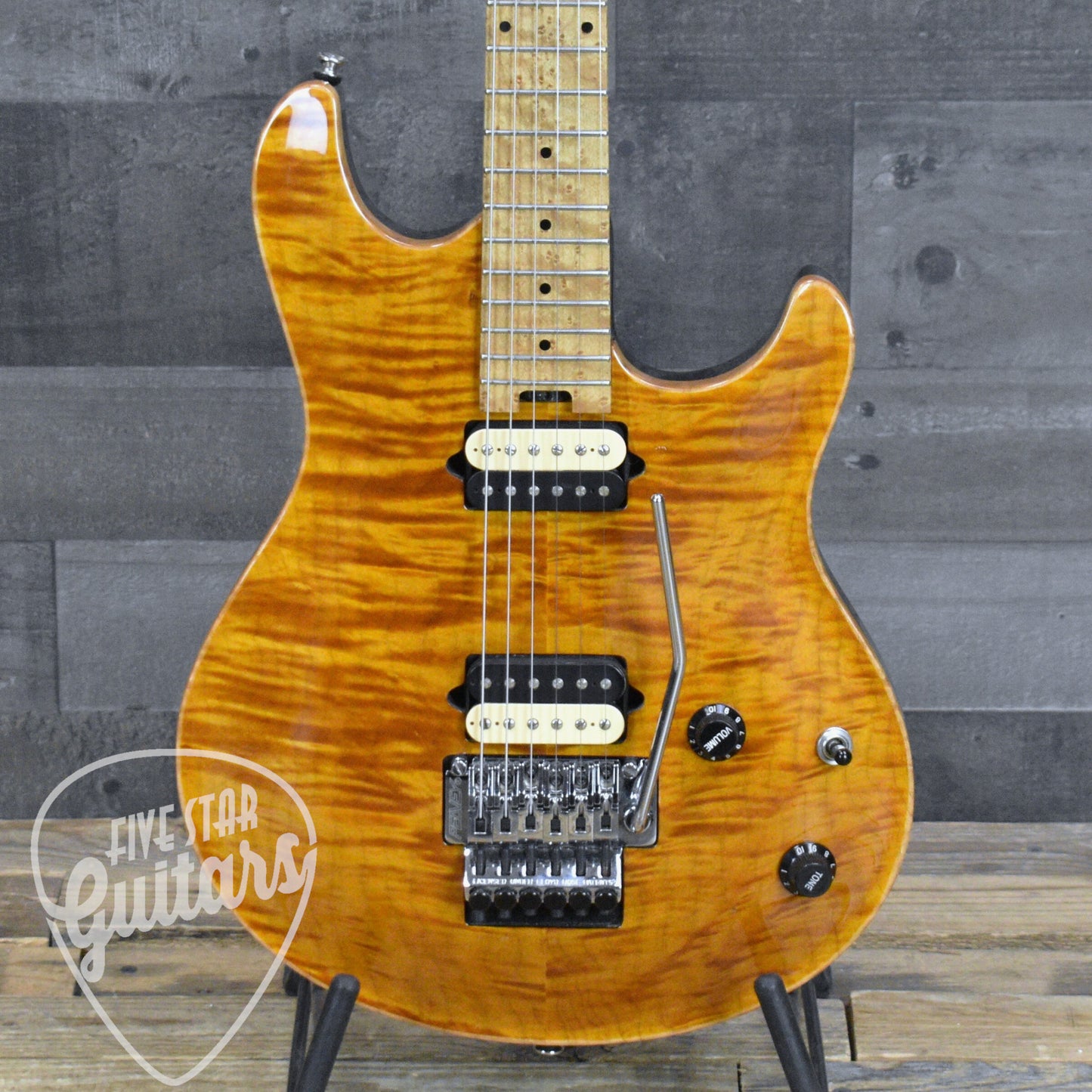 Pre-Owned Peavey HP Special Tiger Eye with Hardshell Case