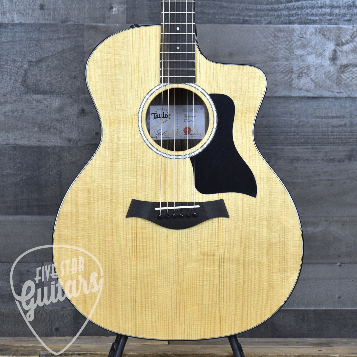Taylor 214ce Plus with Aerocase
