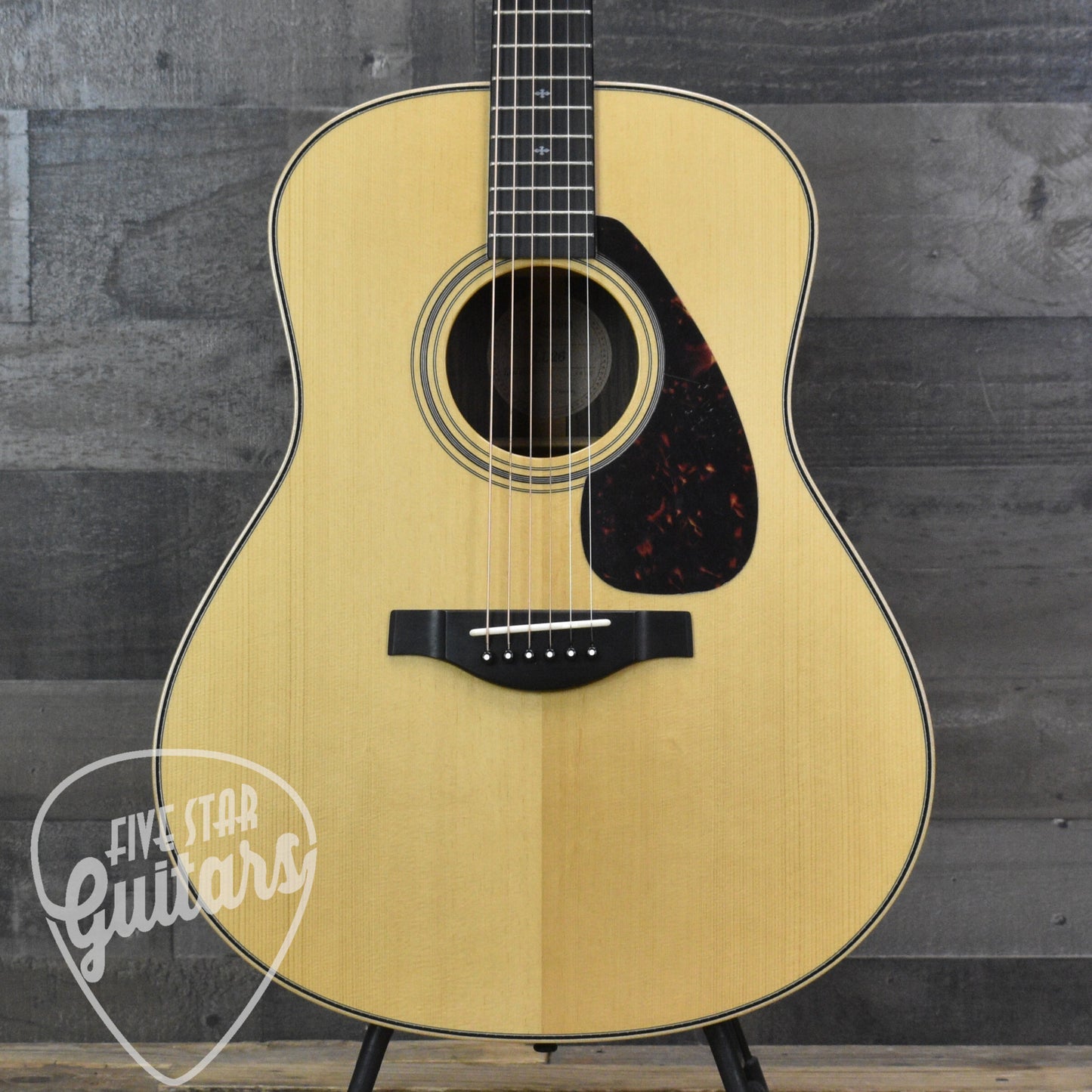 Yamaha LL26 R - Natural Includes Yamaha Hardshell Case