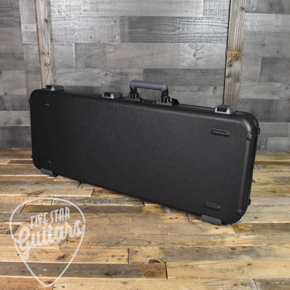 Fender Deluxe Molded Strat/Tele Case Black