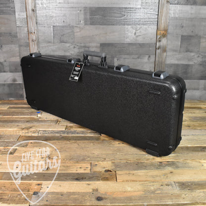 Fender Deluxe Molded Bass Case Black