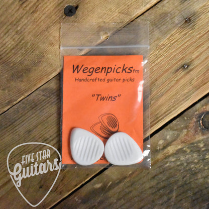 Wegenpicks 3.5mm White "Twins" Mini Gypsy Jazz Pick Right-Handed Bevel - 2 Pack - TW350