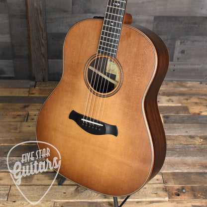 Taylor 2022 Builder's Edition 717e - Wild Honey Burst with Hard Shell Case