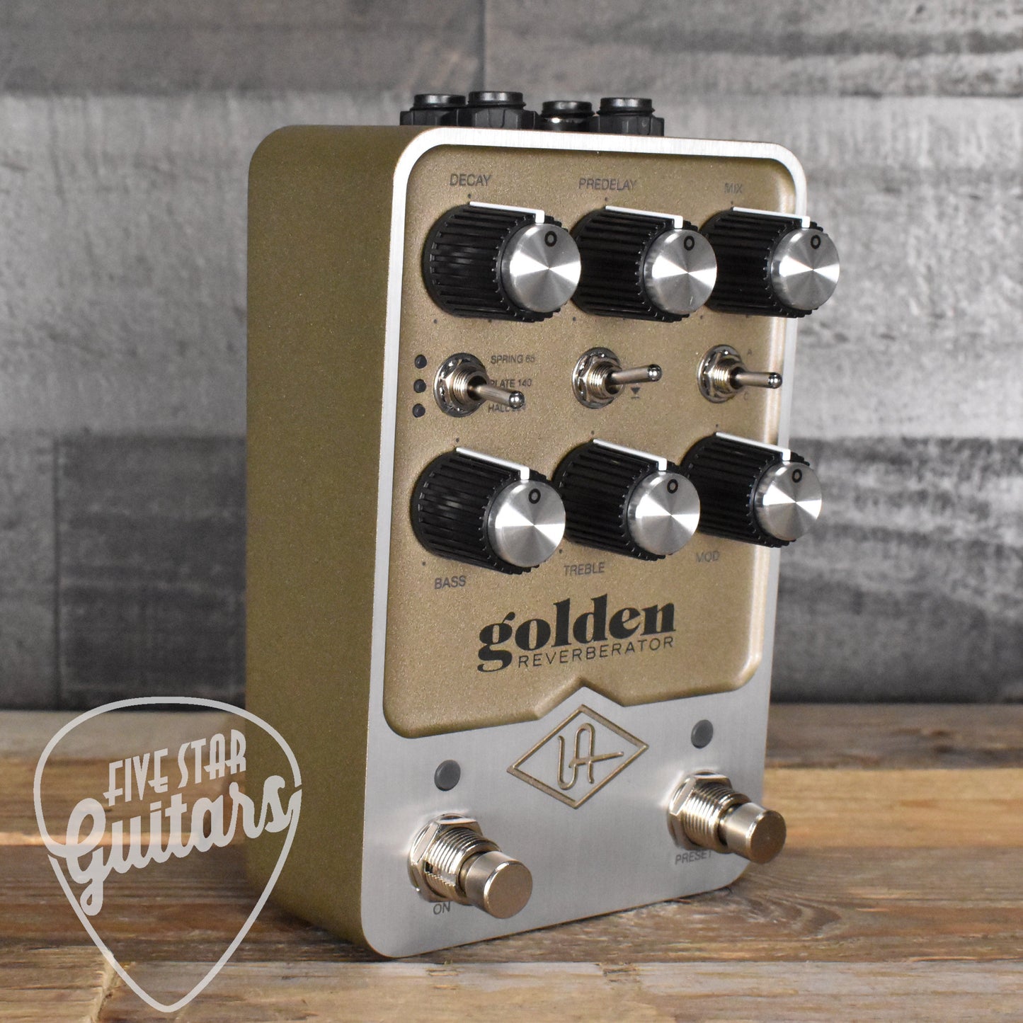 Universal Audio Golden Reverberator Pedal