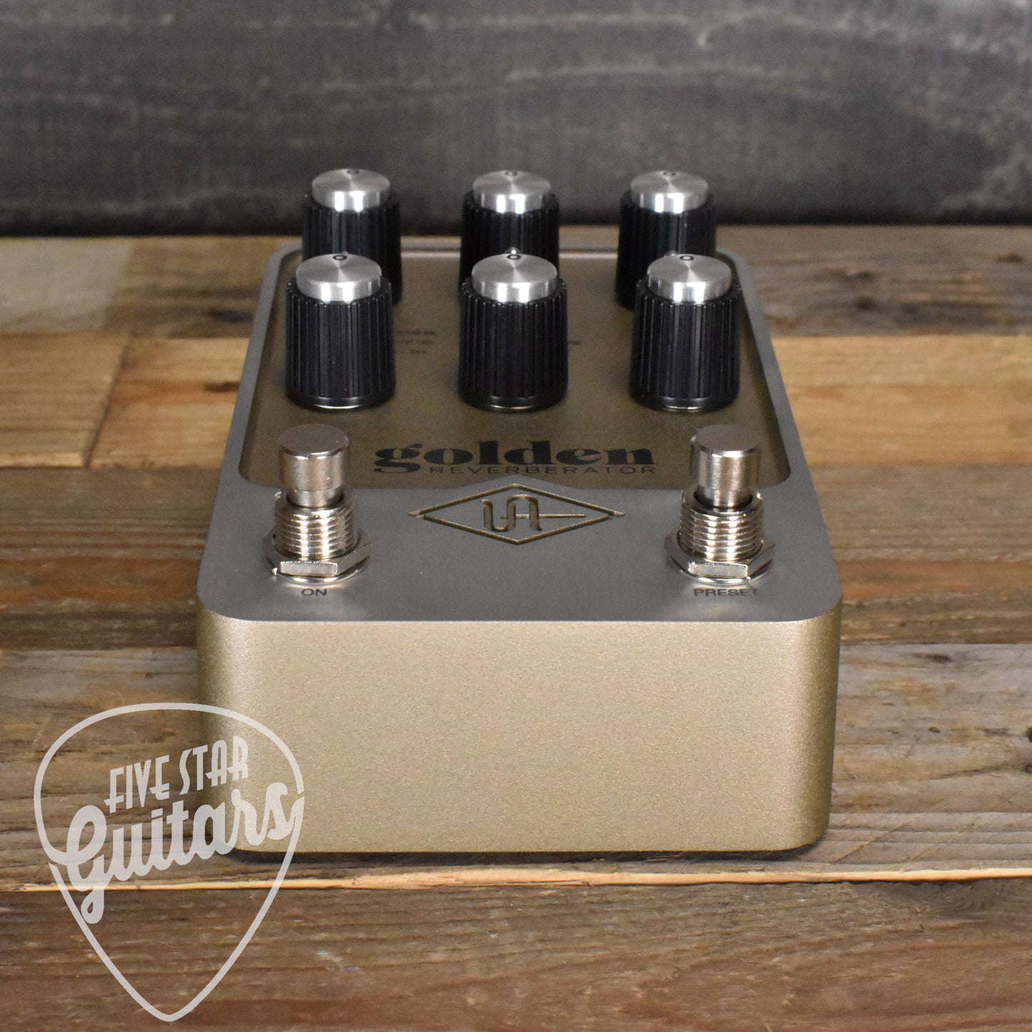 Universal Audio Golden Reverberator Pedal