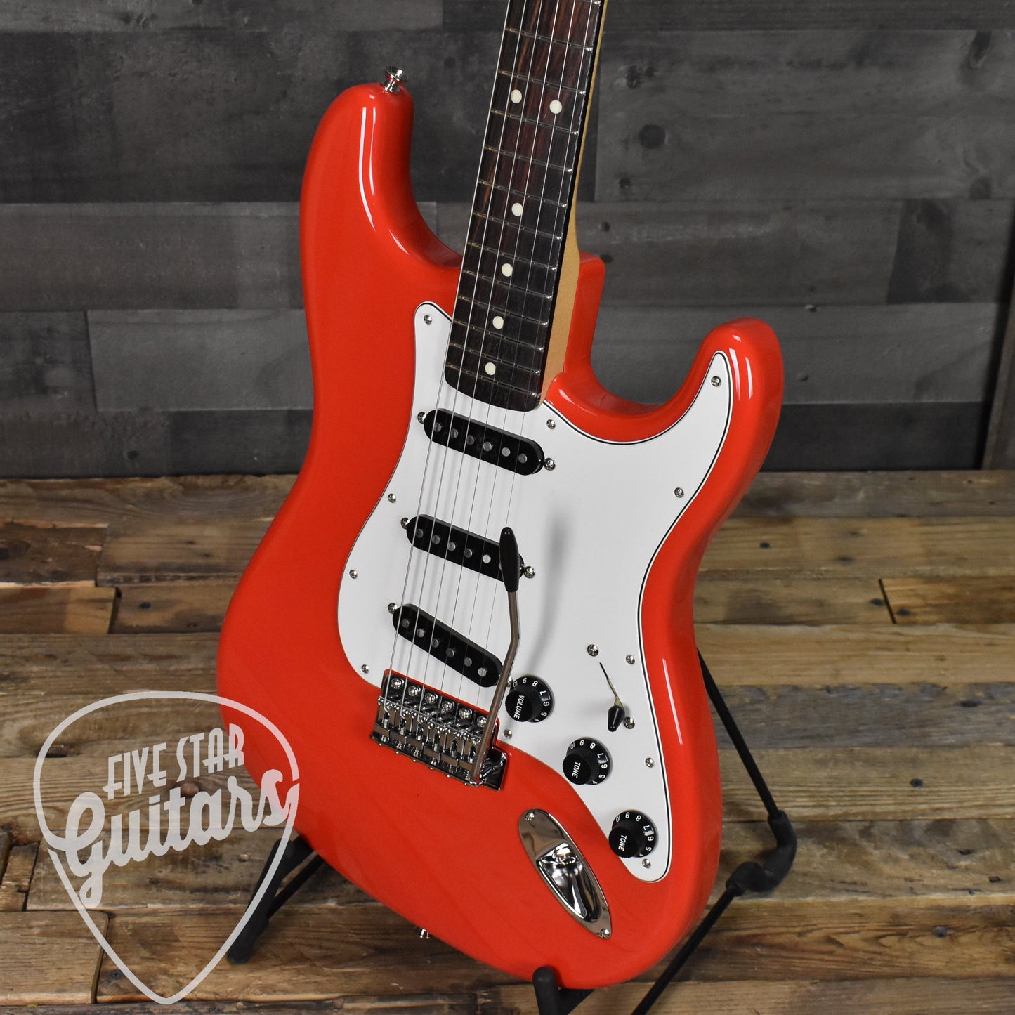 Fender MIJ Limited International Color Stratocaster Rosewood Fingerboard Morocco Red with Gig Bag