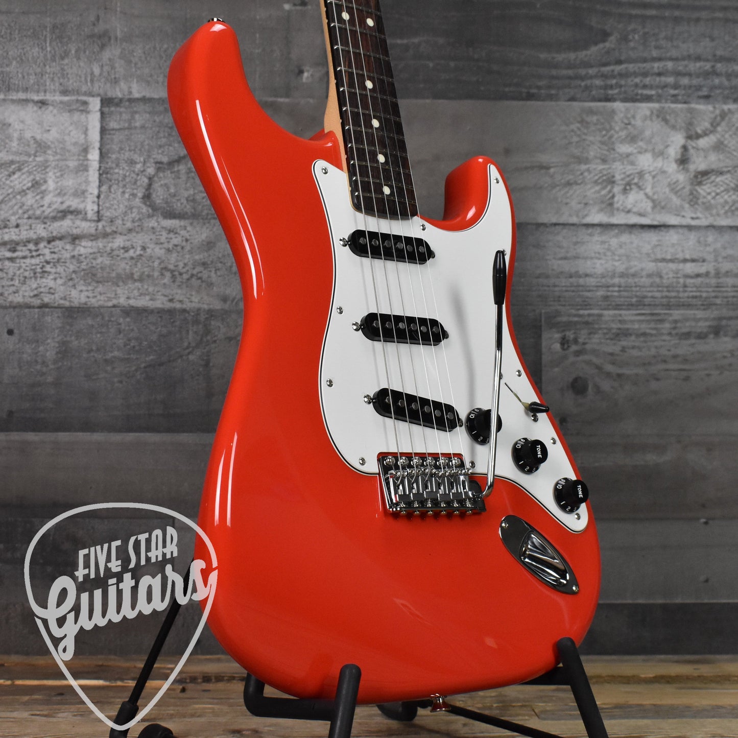 Fender MIJ Limited International Color Stratocaster Rosewood Fingerboard Morocco Red with Gig Bag