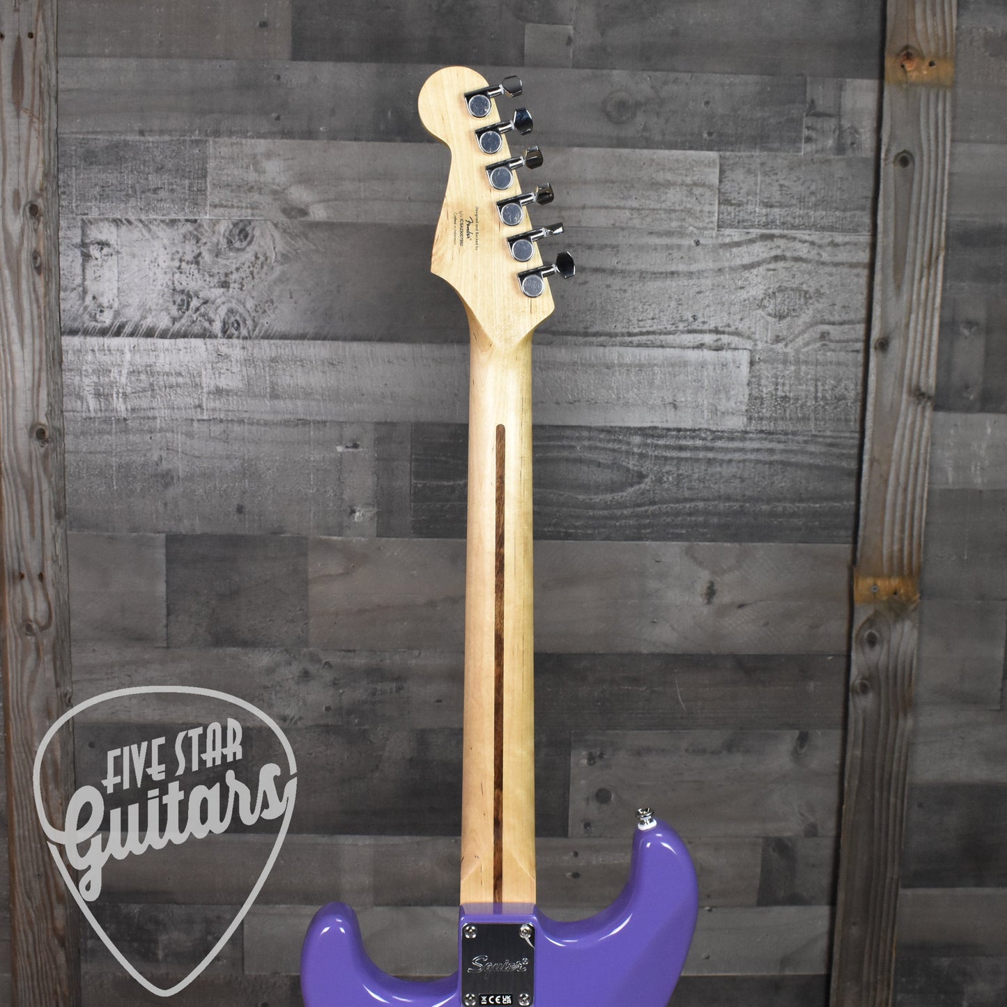 Squier Sonic Stratocaster Laurel Fingerboard White Pickguard - Ultraviolet