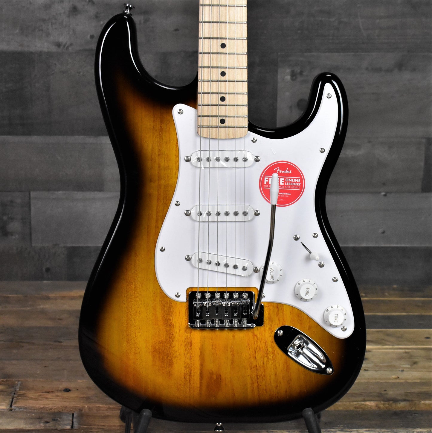 Squier Sonic Stratocaster Maple Fingerboard White Pickguard - 2-Color Sunburst