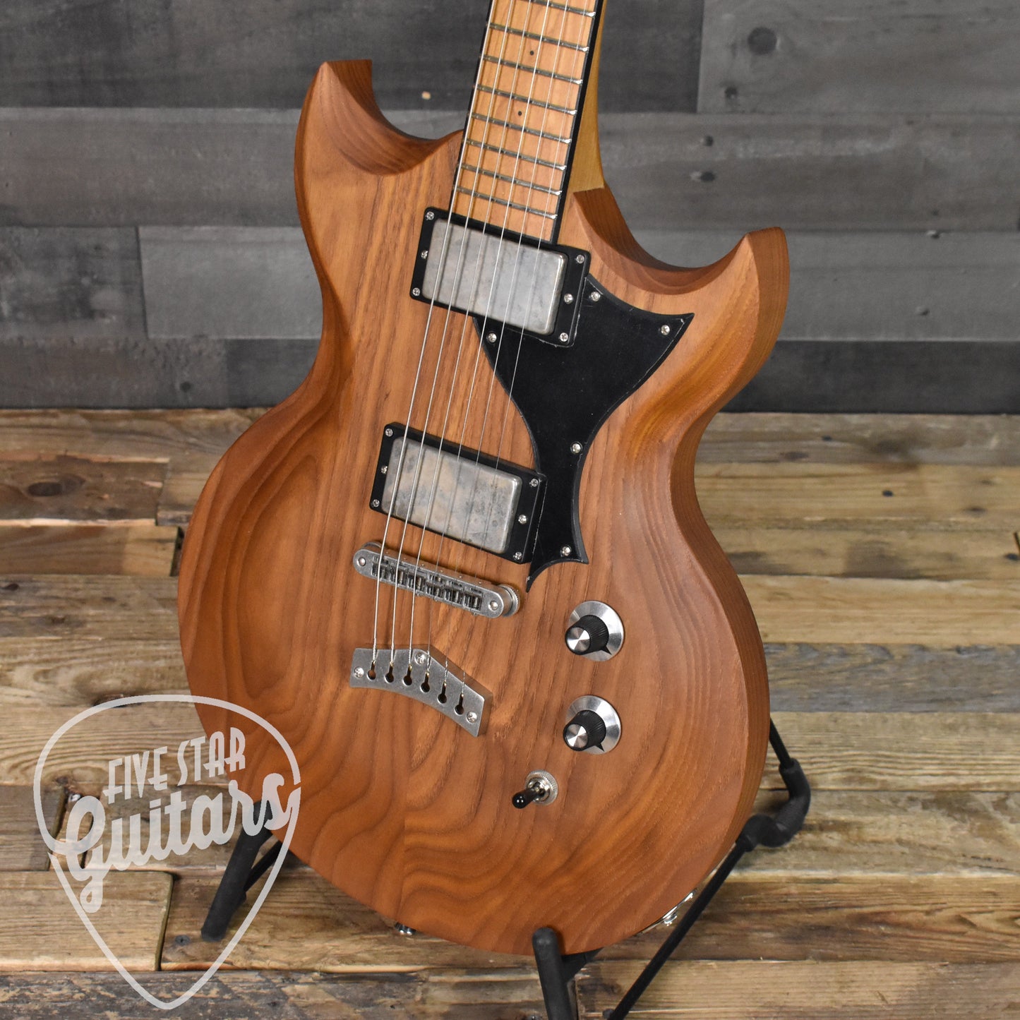 Dunable Minotaur USA -  Swamp Ash / Roasted Maple with Hard Shell Case