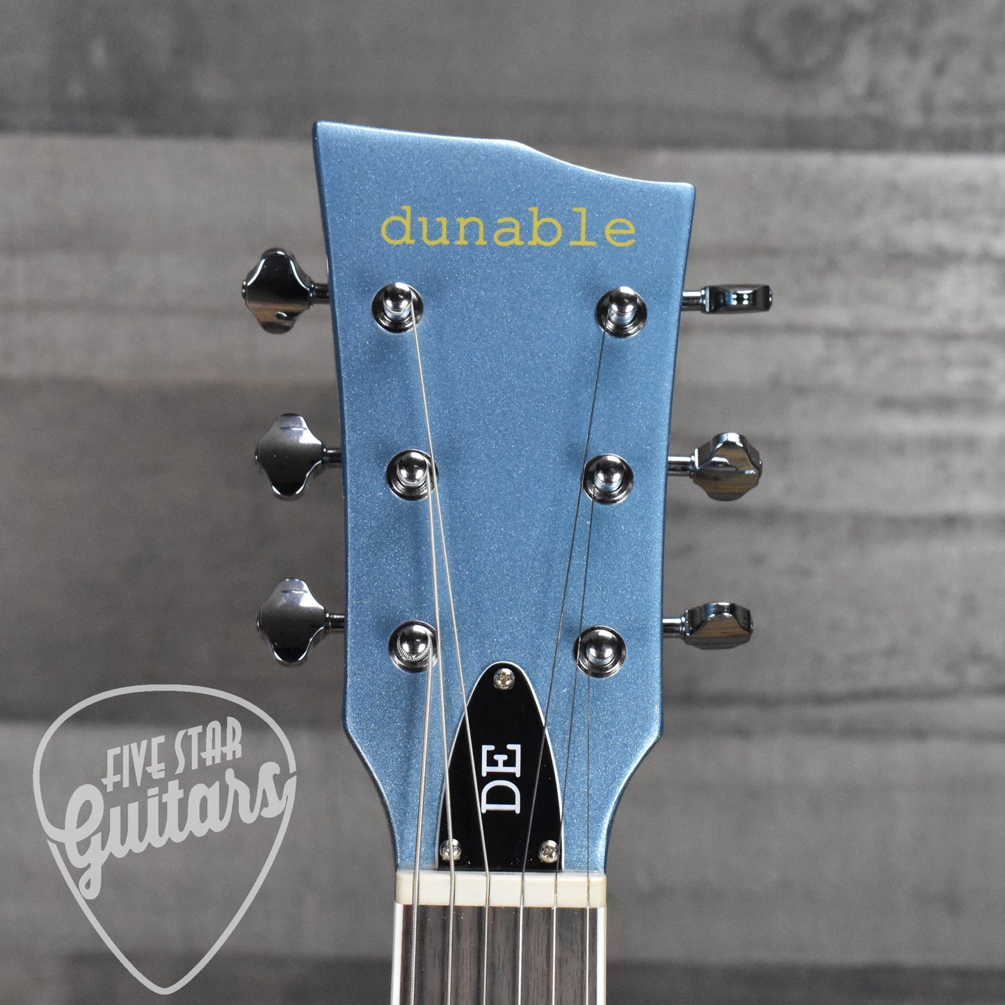 Dunable DE R2 - Pelham Blue Metallic with Gig Bag