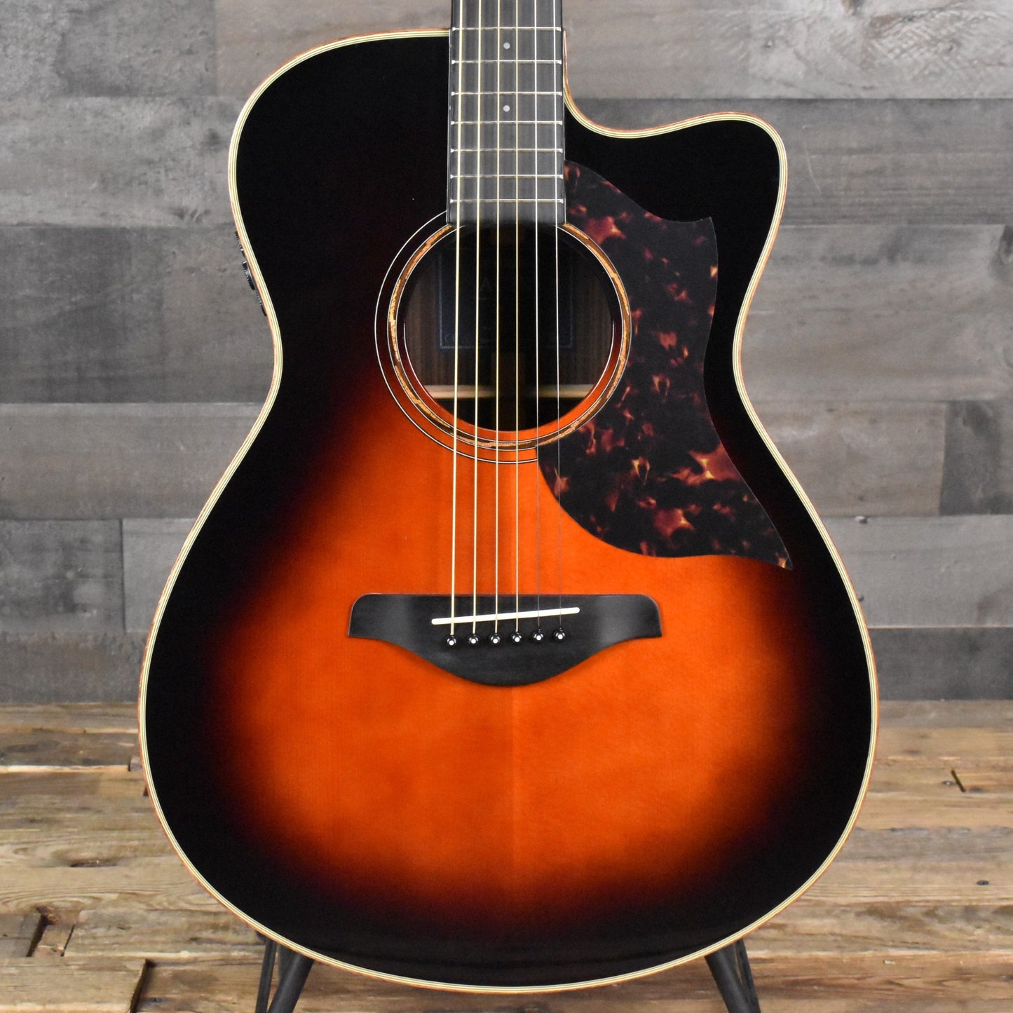 Yamaha AC3R Concert Cutaway - Tobacco Sunburst with Hard Bag