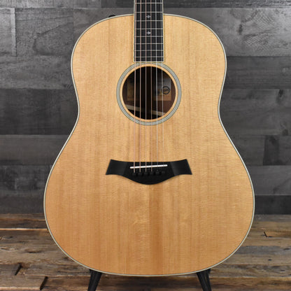 Taylor Five Star Select Custom Grand Pacific - Sitka Spruce/Honduran Rosewood with Western Hard Shell Case