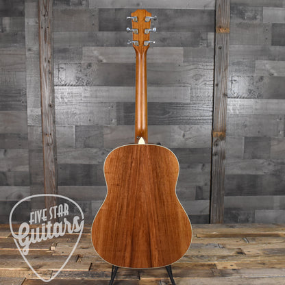 Taylor Five Star Select Custom Grand Pacific - Sitka Spruce/Honduran Rosewood with Western Hard Shell Case