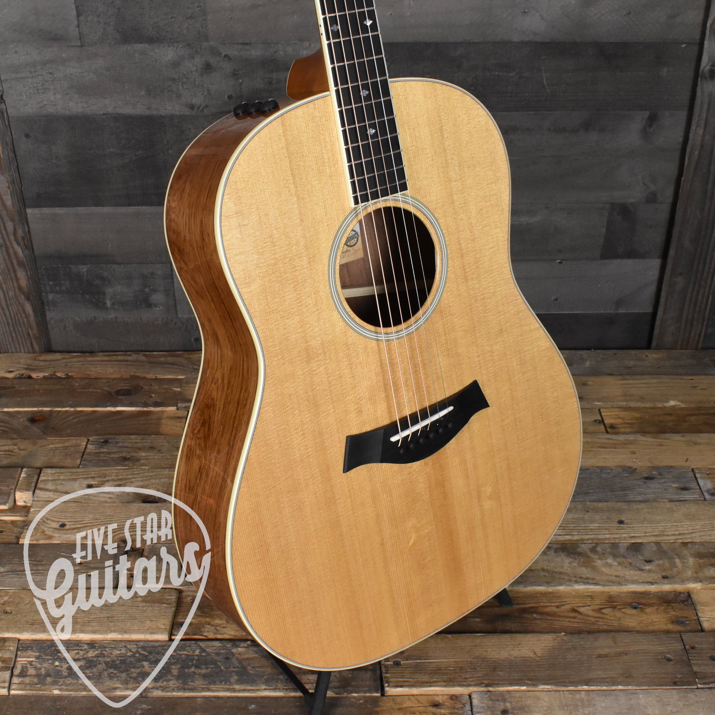 Taylor Five Star Select Custom Grand Pacific - Sitka Spruce/Honduran Rosewood with Western Hard Shell Case