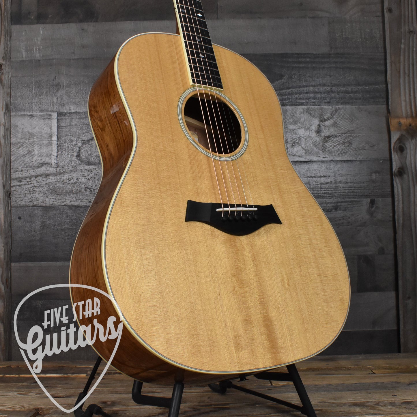 Taylor Five Star Select Custom Grand Pacific - Sitka Spruce/Honduran Rosewood with Western Hard Shell Case