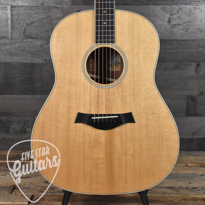 Taylor Five Star Select Custom Grand Pacific - Sitka Spruce/Honduran Rosewood with Western Hard Shell Case