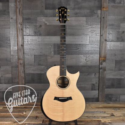 Taylor Custom Grand Auditorium LTD Five Star Select - Sitka Spruce/Walnut with Hard Shell Case