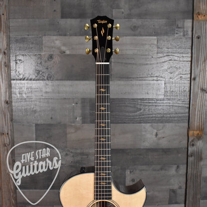 Taylor Custom Grand Auditorium LTD Five Star Select - Sitka Spruce/Walnut with Hard Shell Case