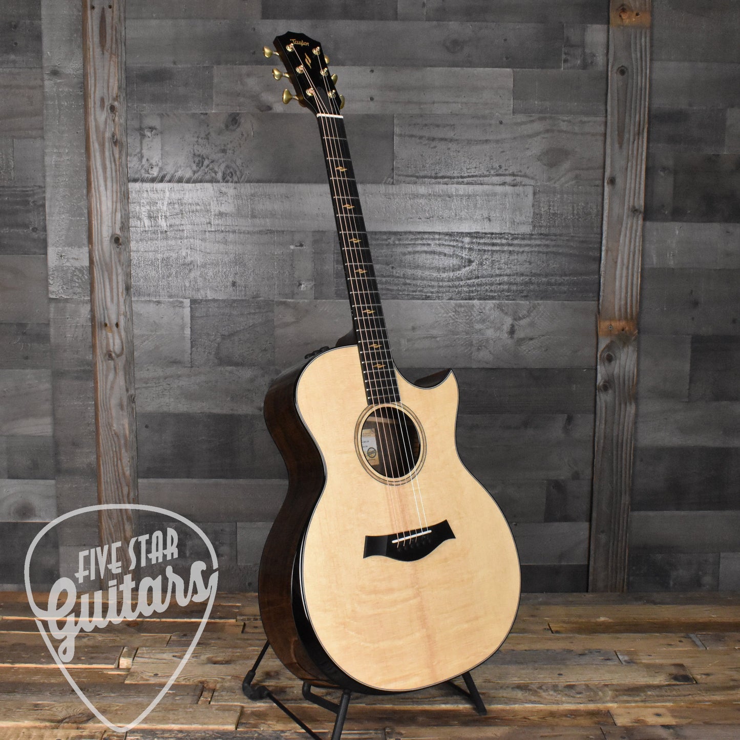 Taylor Custom Grand Auditorium LTD Five Star Select - Sitka Spruce/Walnut with Hard Shell Case