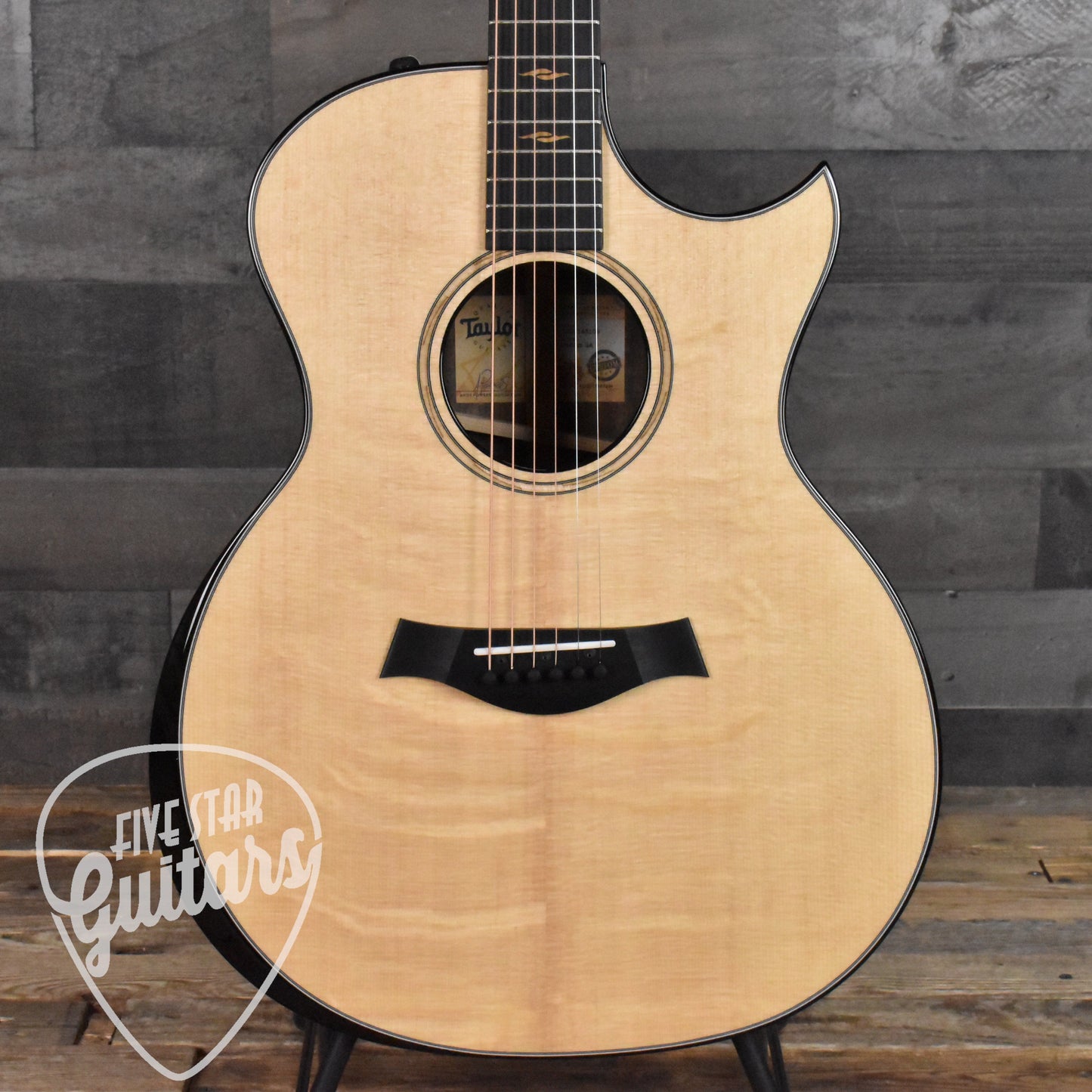 Taylor Custom Grand Auditorium LTD Five Star Select - Sitka Spruce/Walnut with Hard Shell Case