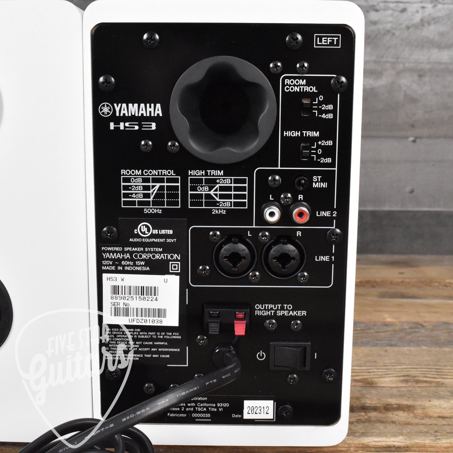 Yamaha HS3 Powered Studio Monitors - White