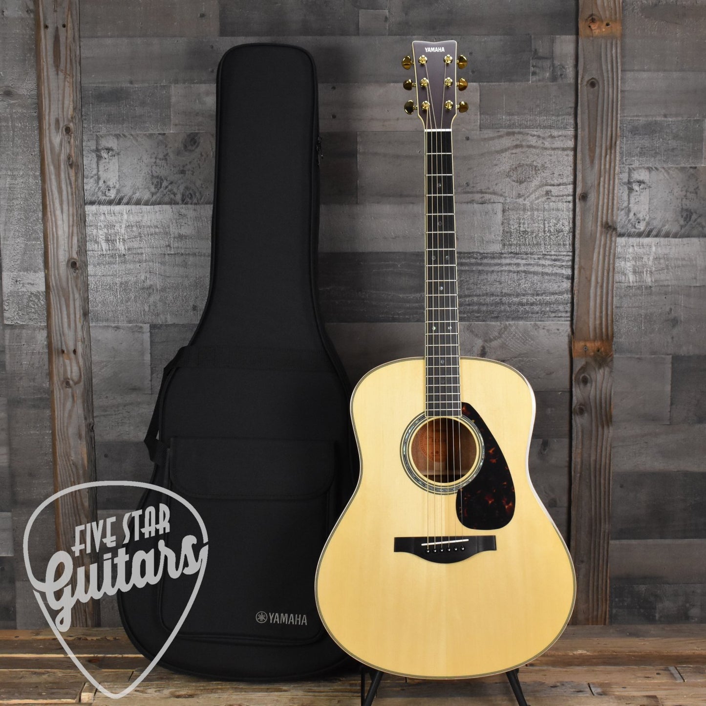 Yamaha LL16MHB Jumbo Acoustic Guitar - Natural with Gig Bag