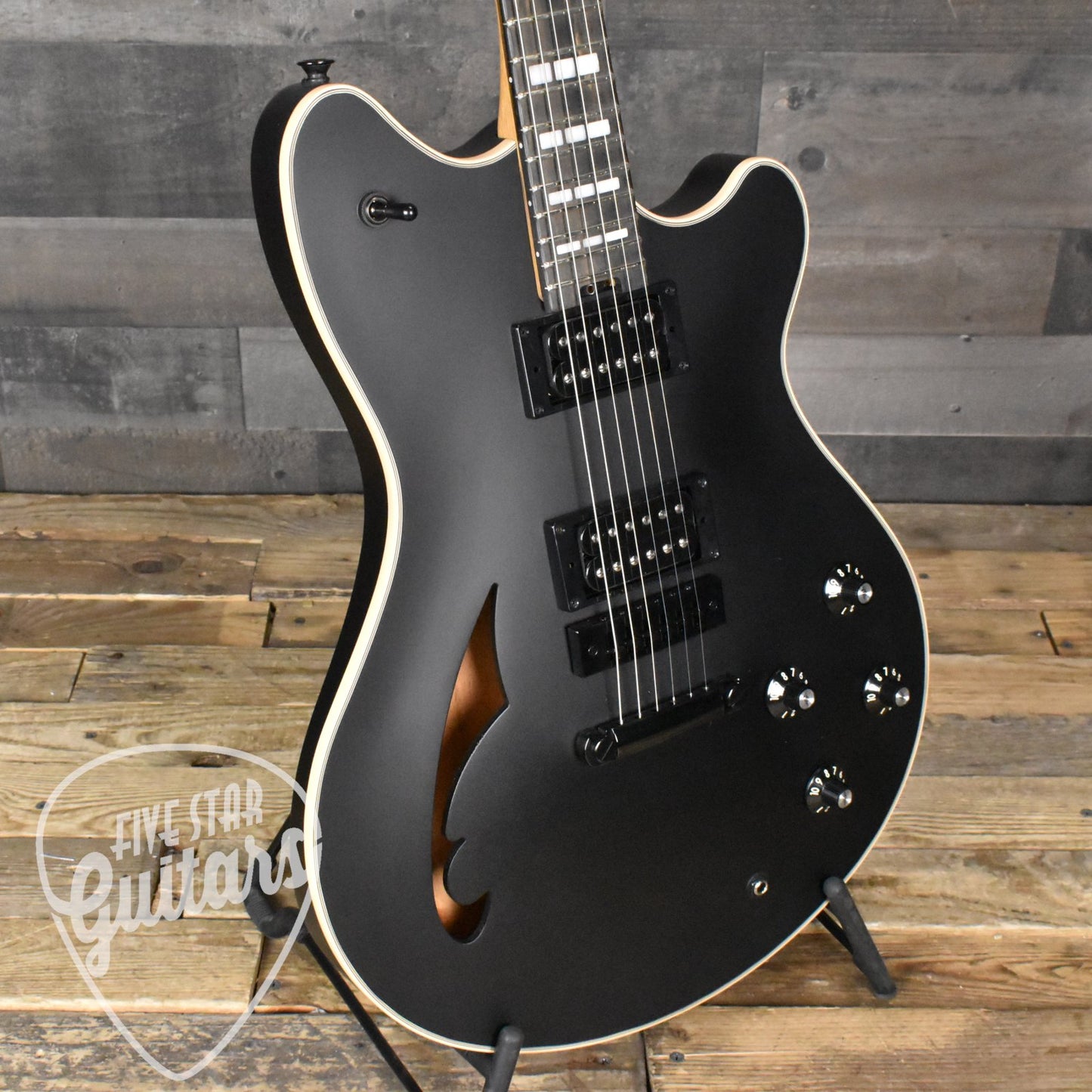 EVH SA126 Special - Stealth Black With Hard Shell Case