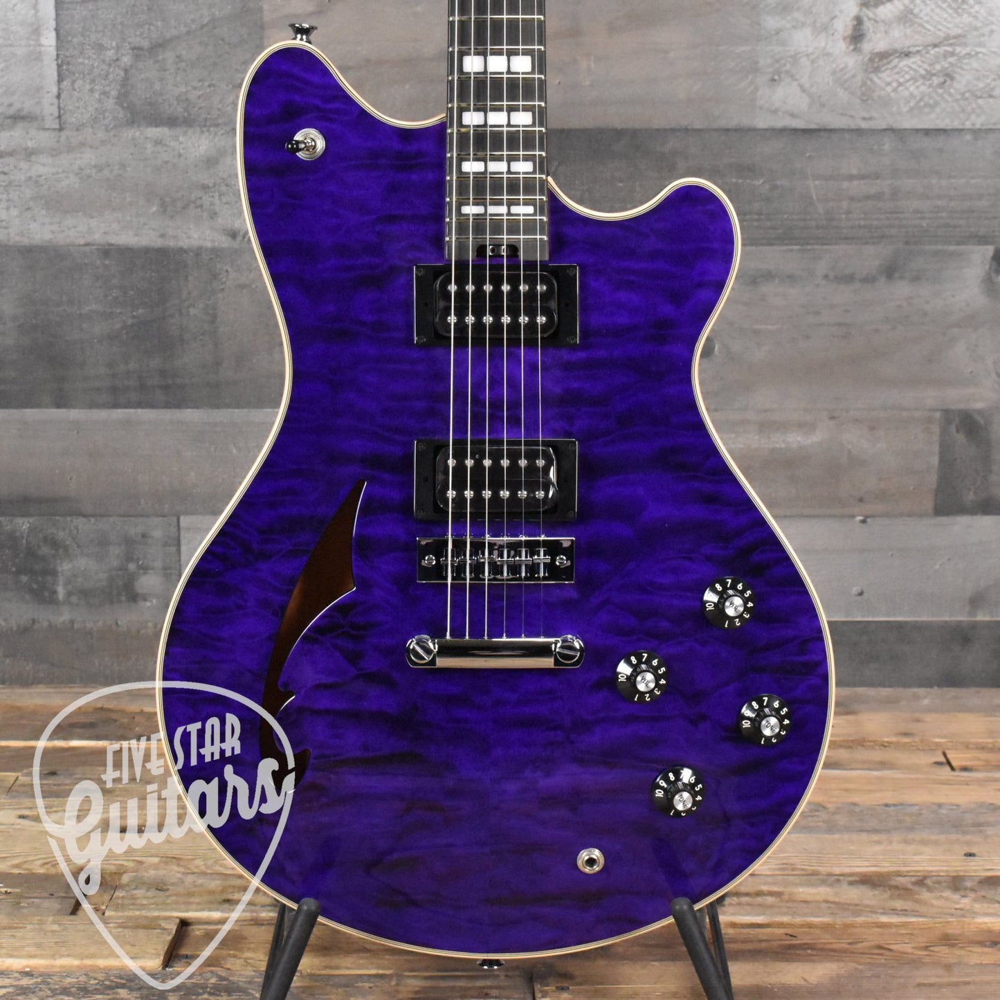 EVH SA126 Special Quilted Maple - Transparent Purple with Hard Shell Case