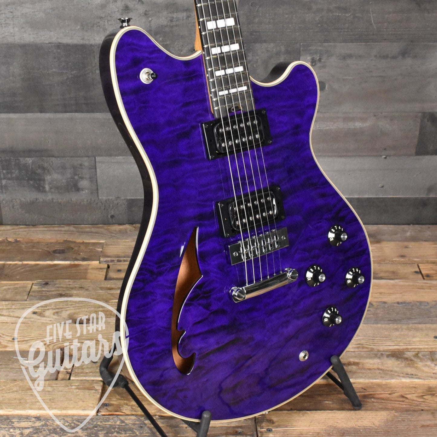 EVH SA126 Special Quilted Maple - Transparent Purple with Hard Shell Case