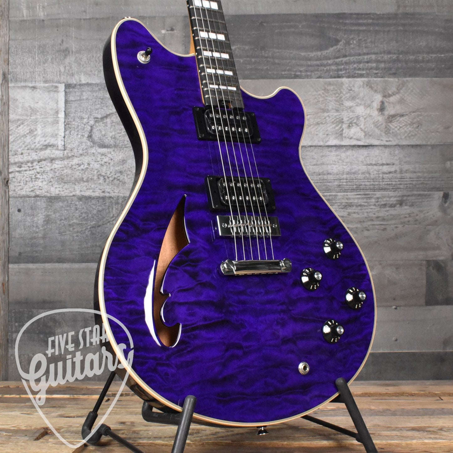 EVH SA126 Special Quilted Maple - Transparent Purple with Hard Shell Case