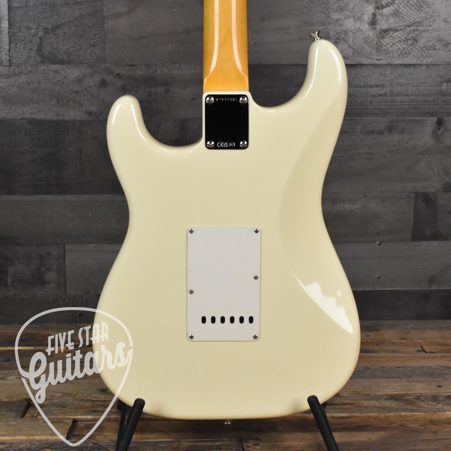 Fender American Vintage II 1961 Stratocaster Rosewood Fingerboard Olympic White with Hard Shell Case