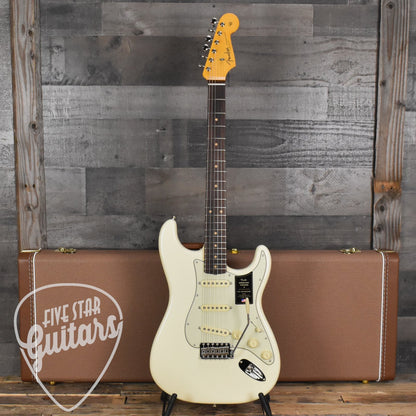 Fender American Vintage II 1961 Stratocaster Rosewood Fingerboard Olympic White with Hard Shell Case