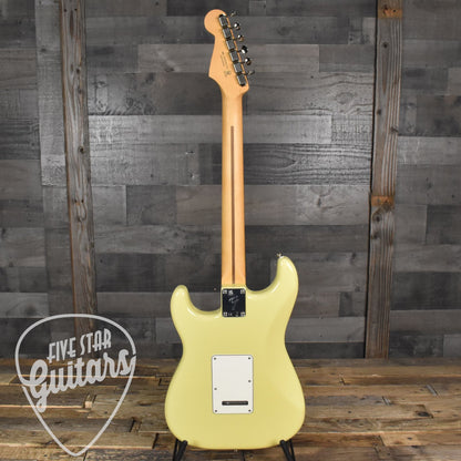 Fender Player II Stratocaster HSS Maple Fingerboard -  Hialeah Yellow