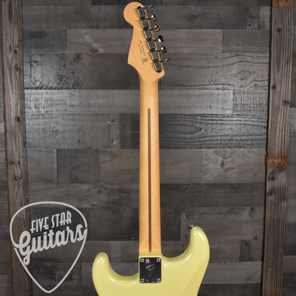 Fender Player II Stratocaster HSS Maple Fingerboard -  Hialeah Yellow