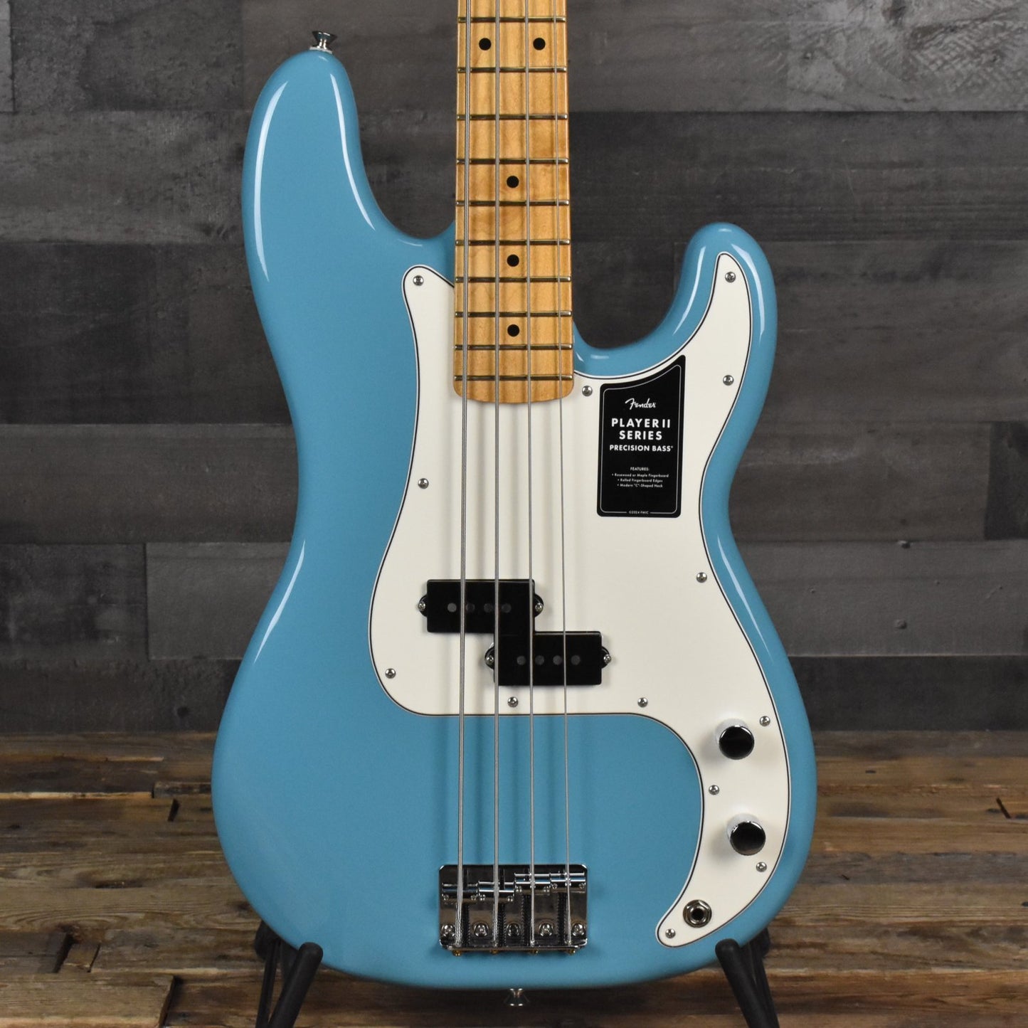 Fender Player II Precision Bass Maple Fingerboard -  Aquatone Blue