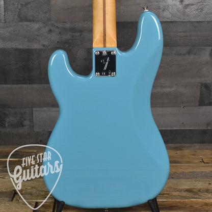 Fender Player II Precision Bass Maple Fingerboard -  Aquatone Blue