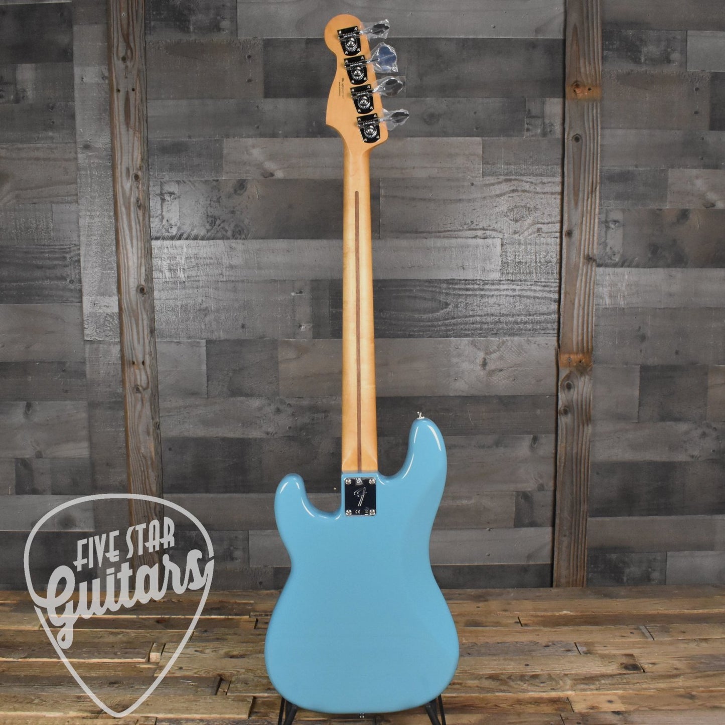 Fender Player II Precision Bass Maple Fingerboard -  Aquatone Blue